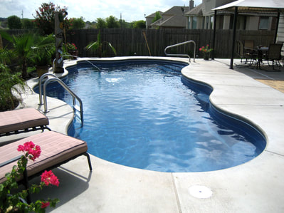 simple shape fiberglass pool